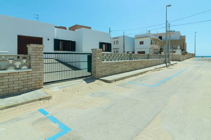 Casa Vacanza Sea Front  in Spiaggia di Torre Pali (Salve), Salve