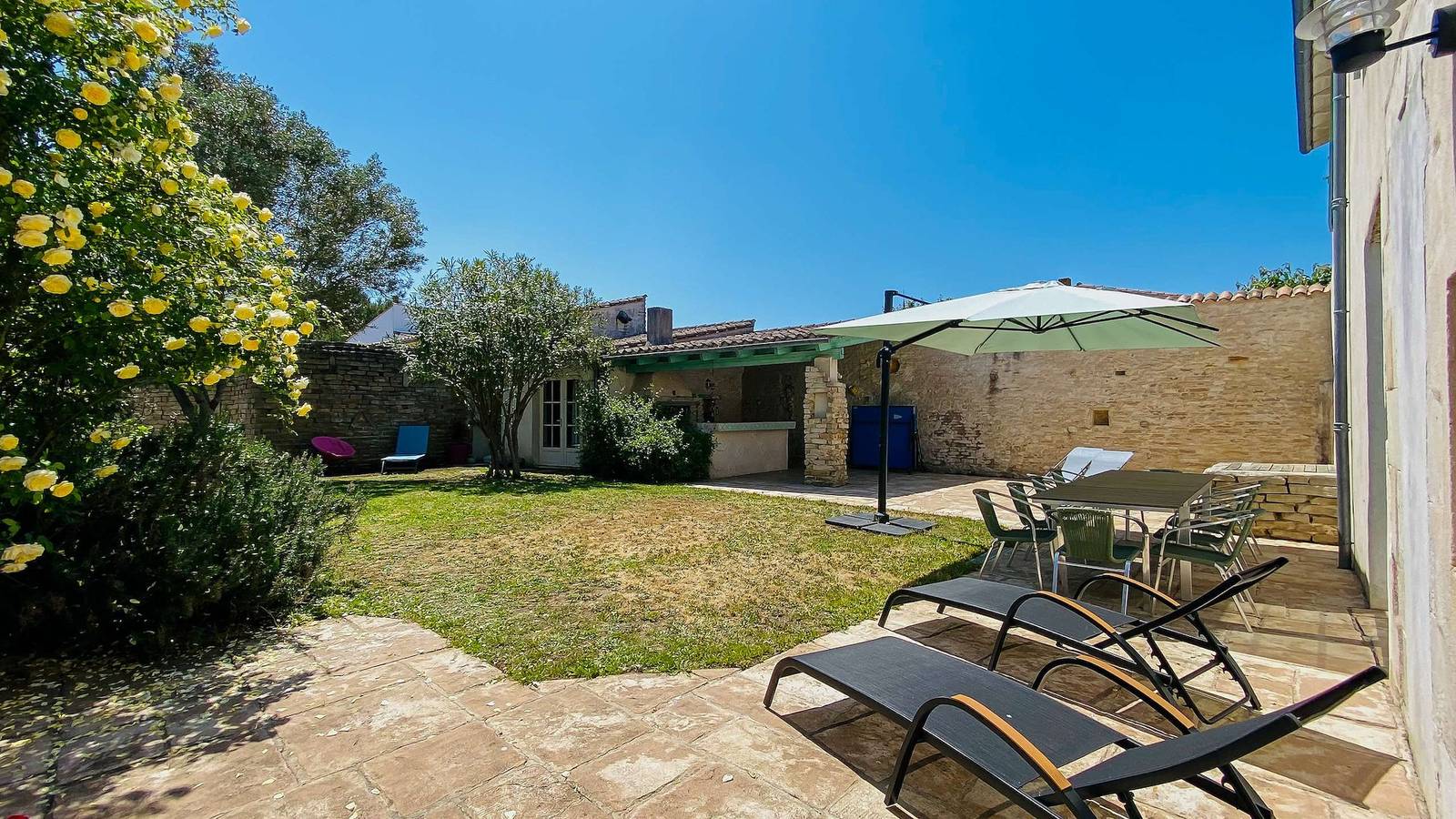 Apartamento vacacional entero, Superb villa in the heart of the village in La Couarde-sur-Mer, Isla de Ré