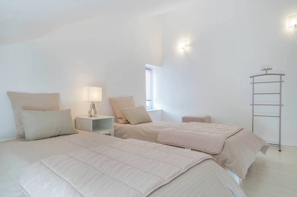 Holiday Home in Beaumont near Vineyards in Beaumont-en-Véron, Loire Valley