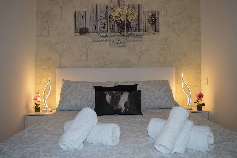 Entire apartment, El Rincón De Ale, Precioso Apartamento. Pequeño Desayuno Gentileza de la Casa in Cuenca, Cuenca Province