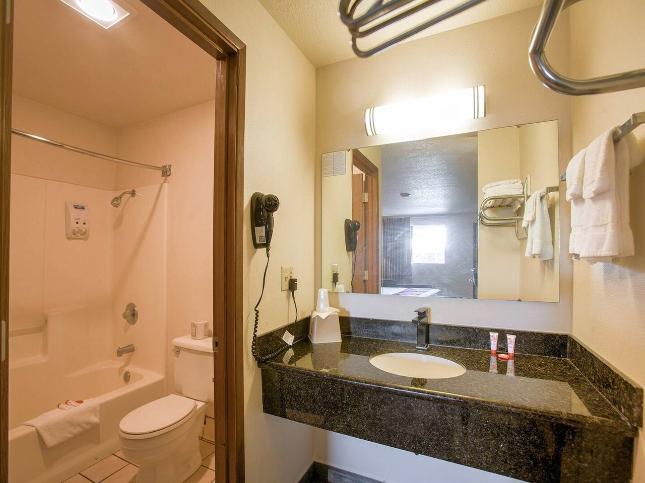 Cama Queen Accesible in Condado de Cowlitz