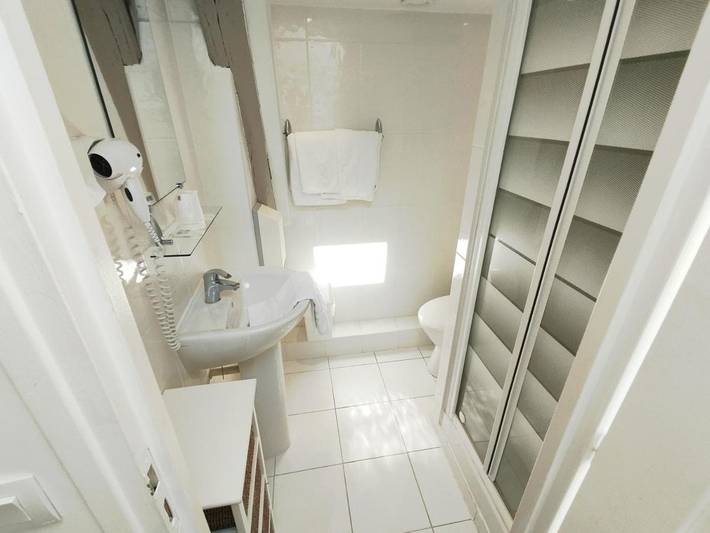 Hôtel pour 2 personnes, avec terrasse dans Office De Tourisme De Honfleur - 2