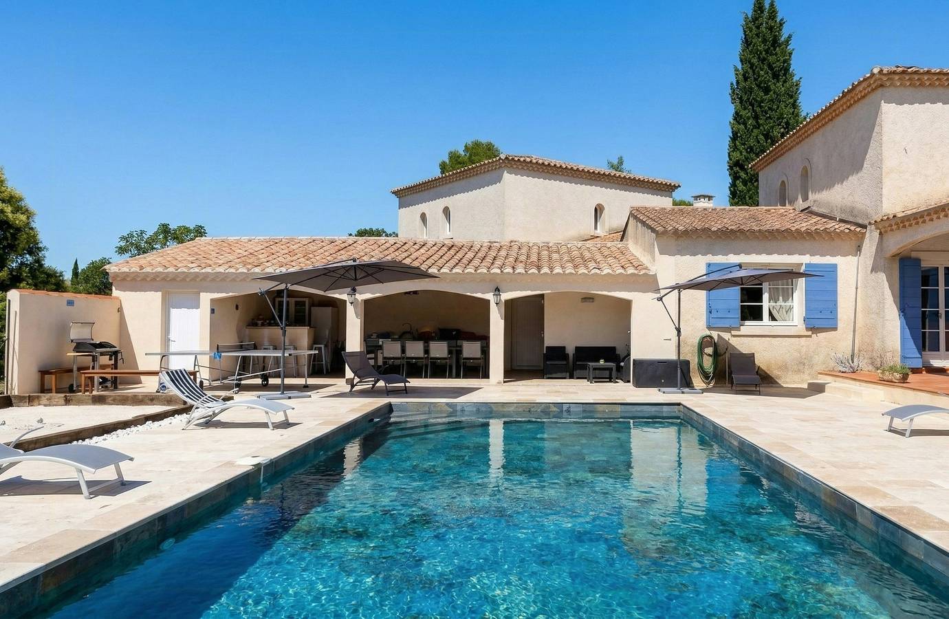 Casa de campo provenzal con caseta junto a la piscina cerca de Saint-Rémy in Tarascón, Region de Arles