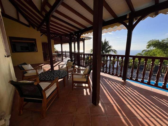 Location de vacances pour 10 personnes, avec vue ainsi que jardin et piscine, adapté aux familles à Vieux-Fort - 3