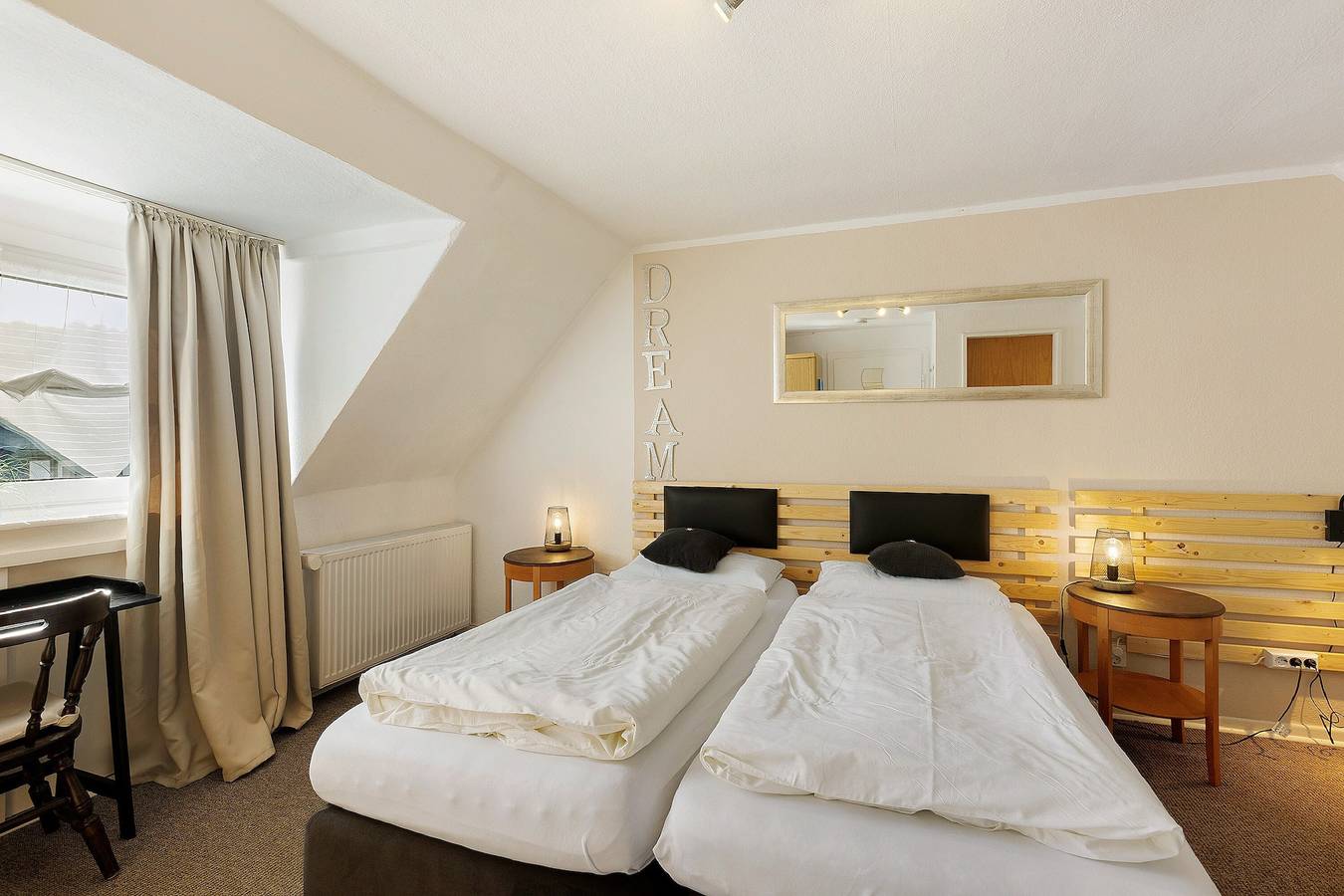 Zimmer „3_Doppelzimmer mit Zustellbett Nr. 3“ mit Wlan in Neuenrade, Märkischer Kreis