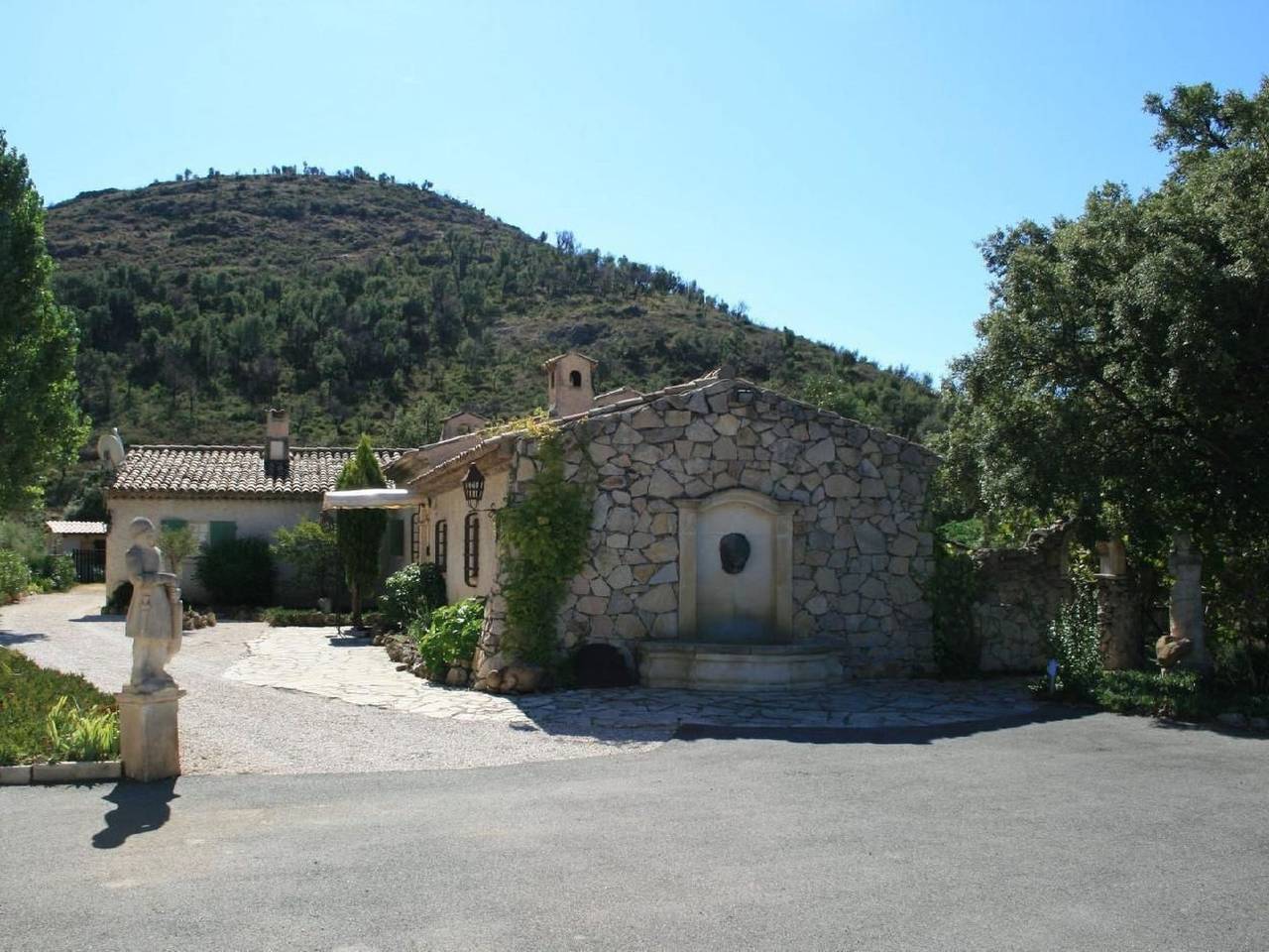 1.5 Zimmerhaus in Sainte-Maxime, Mittelmeerküste (Frankreich)