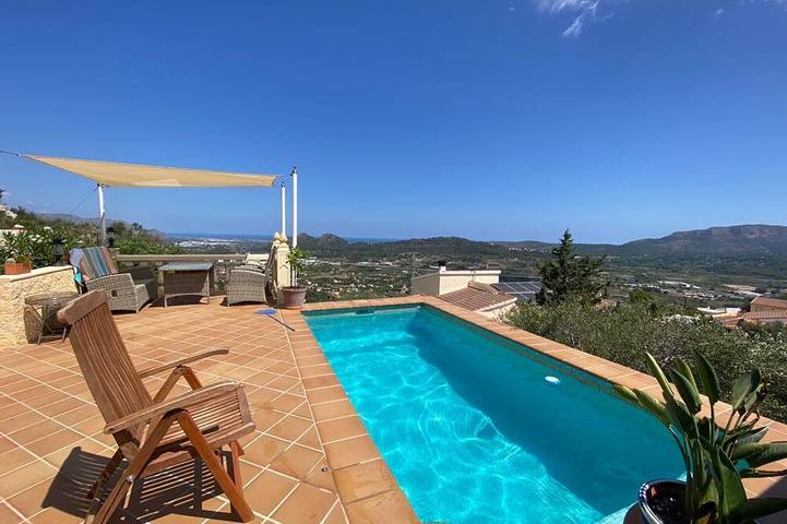 Ferienhaus für 4 Personen, mit Balkon und Garten