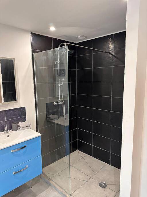 Appartement entier, One-Bedroom Apartment in Monthyon, Seine-et-Marne
