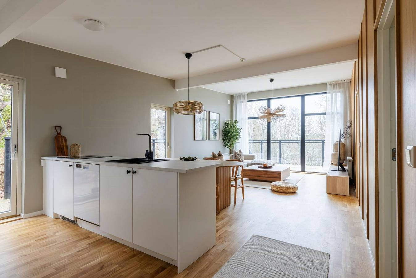 Moderne Waldvilla mit Meerblick und Sauna in Trollhättan, Vänern