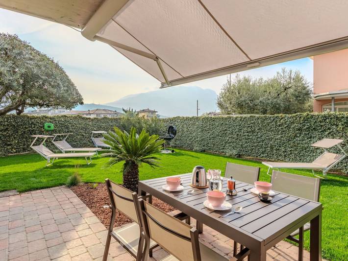 Location de vacances pour 8 personnes, avec jardin à Varone