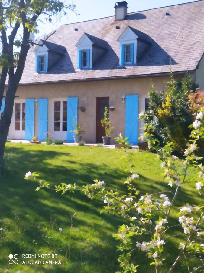 Gîte pour 4 personnes, avec jardin et vue à Arros-de-Nay