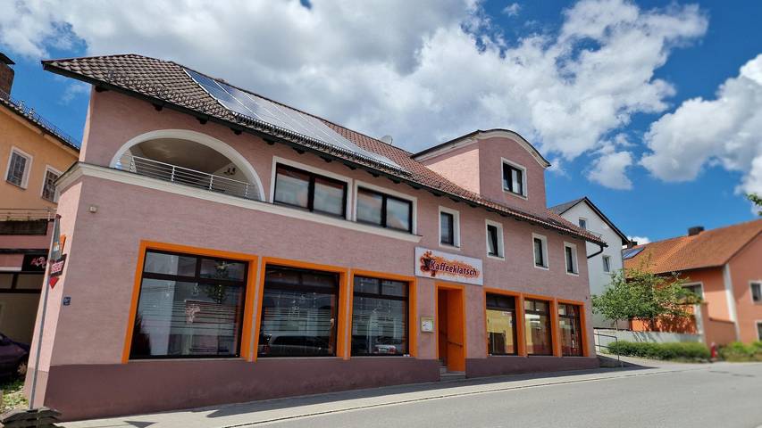 Ferienwohnung für 10 Personen, mit Balkon/Terrasse und Balkon sowie Terrasse in Stamsried - 2