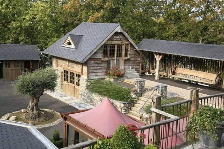 Maison de vacances pour 28 personnes, avec Jacuzzi et Terrasse ainsi que Jardin et Piscine à Vielsalm