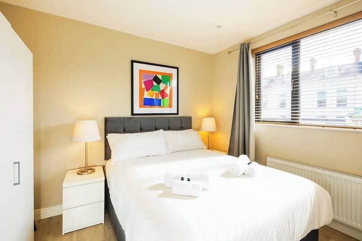Ganze Wohnung, The Klimt-1 bd Stylish Ap (Gold Short Term Stays) in Belfast, Grafschaft Down