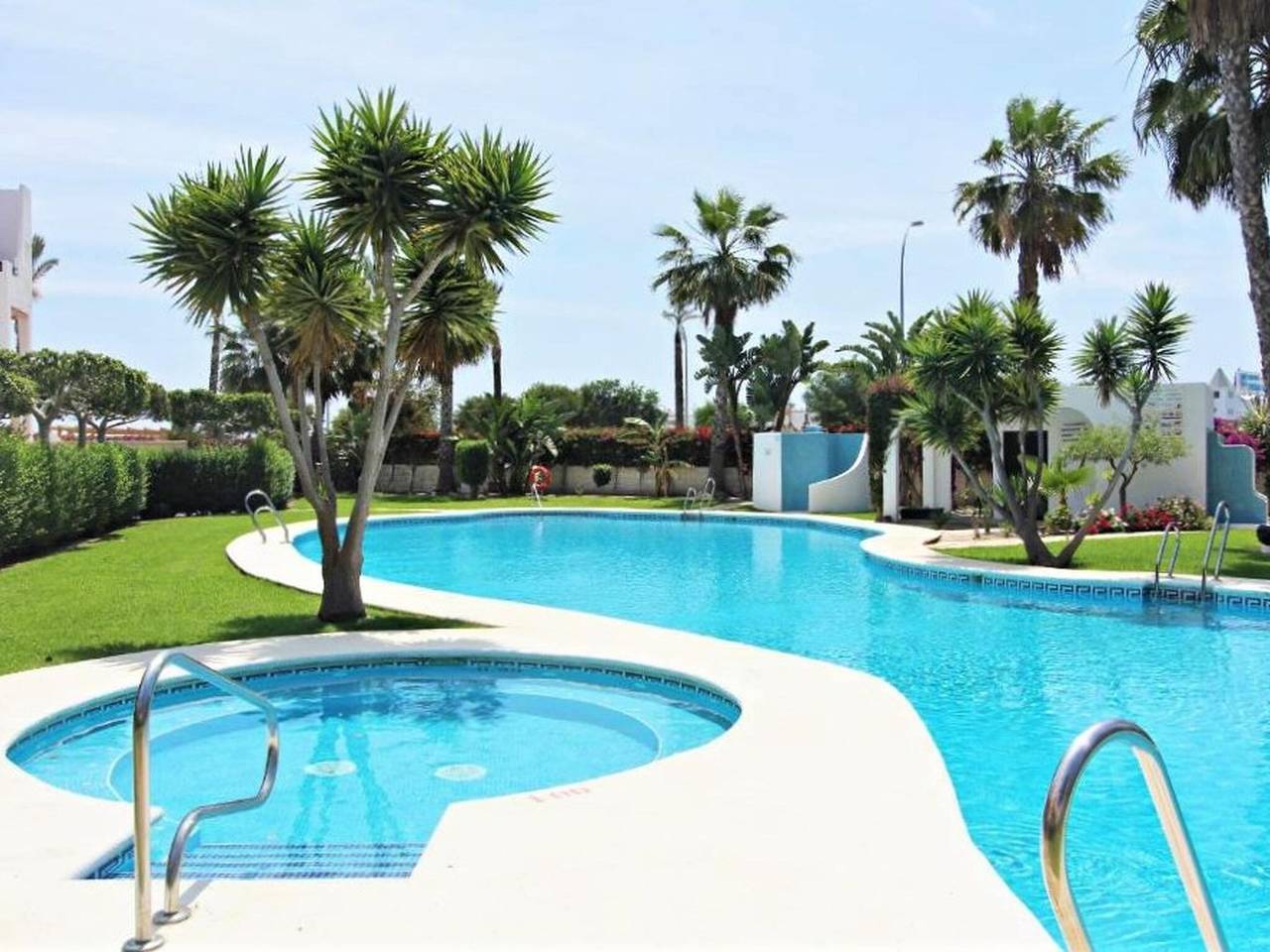 Apartamento entero, Apartamento cerca de Palomares con piscina y playa in Playas de Vera, Vera