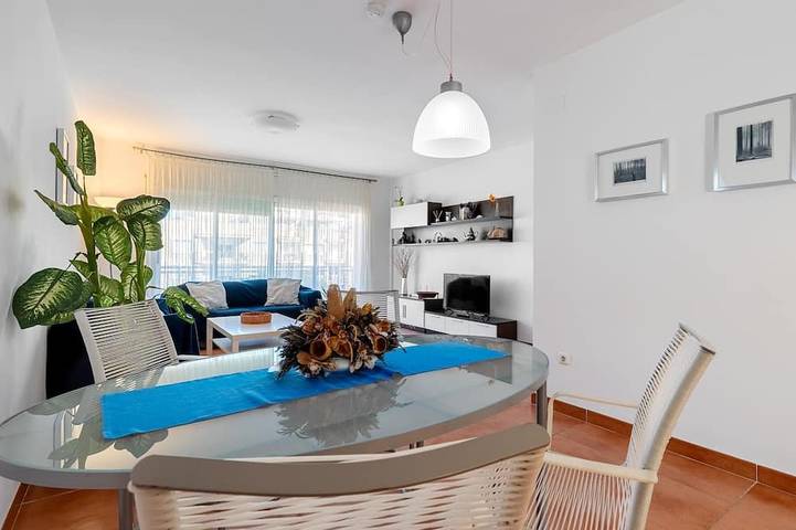 Apartamento de vacaciones para 6 personas, con balcón además de jardín y piscina - 1