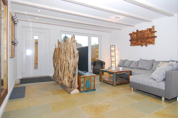 Ferienhaus für 6 Personen, mit Garten und Balkon sowie Sauna