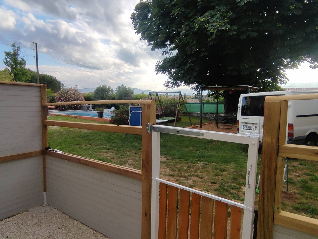 Entire apartment, Apartment "Chez Nono Et Vero" with Mountain View, Private Terrace and Wi-Fi in Vienne region