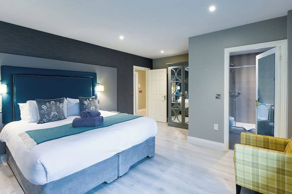 Entire apartment, Luxurious Balcony Apartment Killarney Town Centre in Scrahane, Killarney