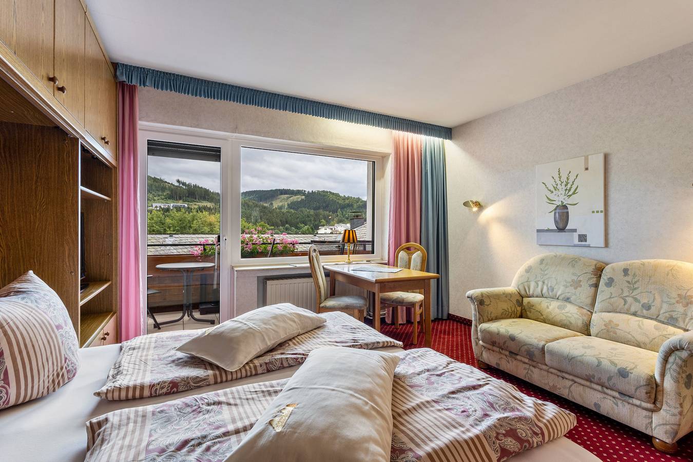 Ganze Wohnung, Ferienwohnung 'Appartment 3' mit Bergblick, Balkon und Wi-Fi in Willingen, die Mittelgebirge