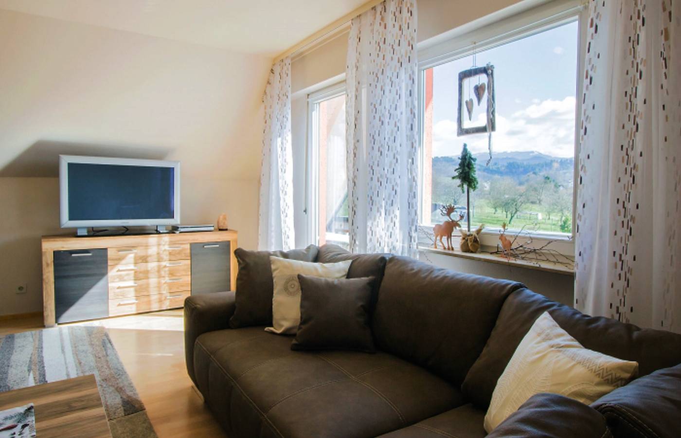 Ganze Ferienwohnung, Haus Hornisgrindeblick - Ferienwohnung, 90qm, 2 Schlafräume, max. 4 Personen in Renchen, Mittlerer Schwarzwald