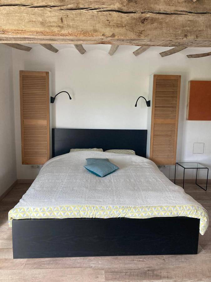 Double Room with Private Bathroom in Lessines, Hainaut