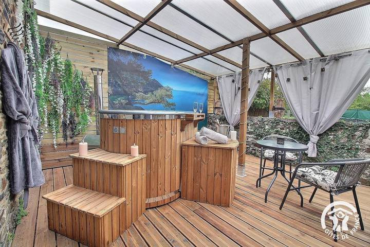 Gîte pour 2 personnes, avec Jacuzzi ainsi que Terrasse et Jardin à Plérin
