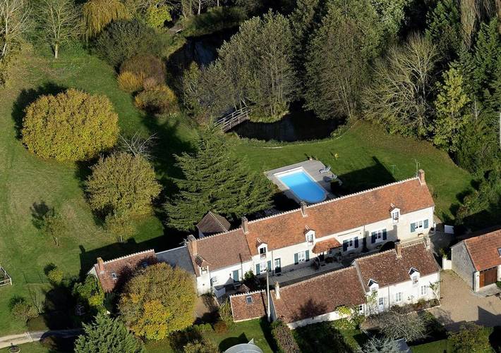Location de vacances pour 4 personnes, avec Terrasse ainsi que Jardin et Piscine à Thenay