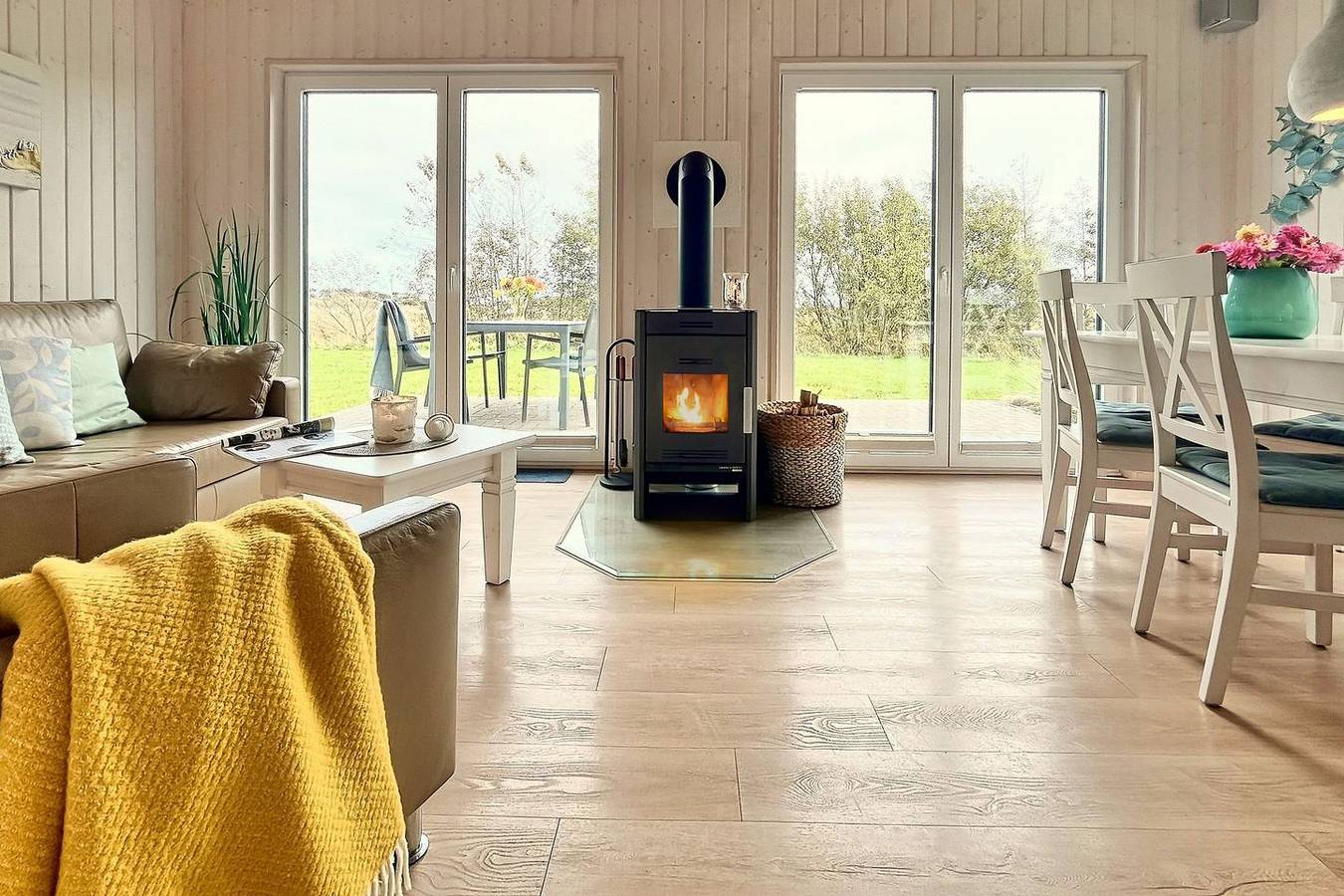 Hyggebo - Infrarot-Sauna, Badewanne, Kamin, Terrasse, 2 Smart-Tv, 2 Parkplätze in Olpenitz, Kappeln