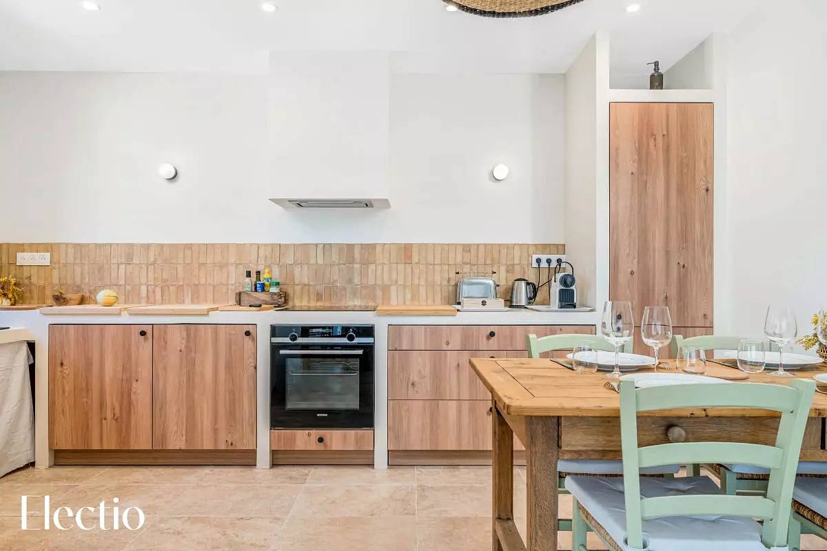 Houses & Villas for 6 People in Lourmarin, Parc naturel régional du Luberon