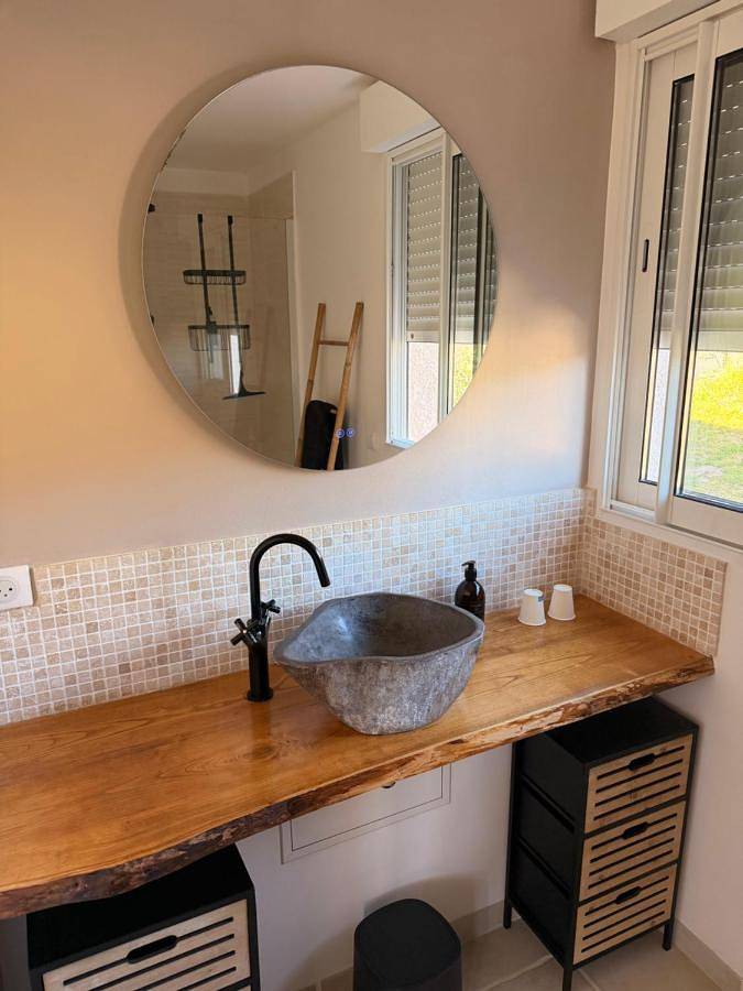 Appartement entier, One-Bedroom Apartment in Venaco, Parc naturel régional de Corse
