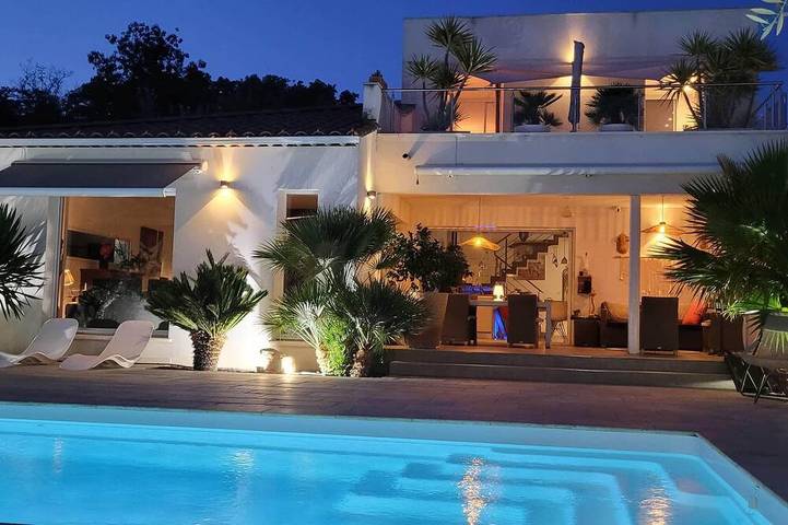 Chambre d’hôte pour 4 personnes, avec Piscine à Salon-de-Provence