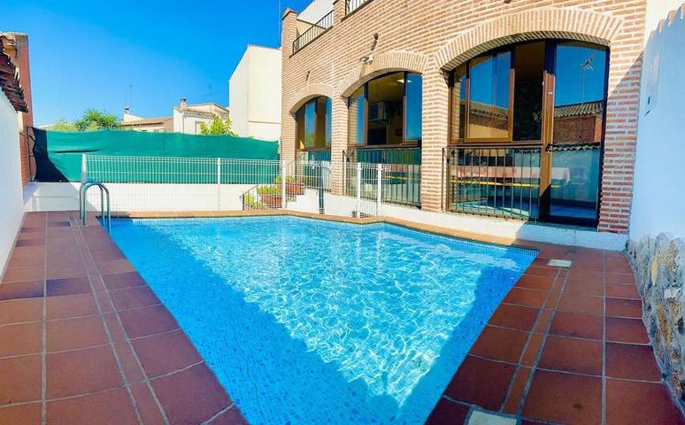 Casa rural para 15 personas, con Balcón y Terraza además de Piscina y Vistas en Cardiel de los Montes
