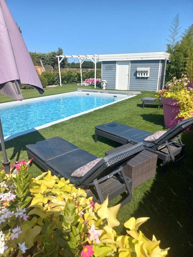 Gîte pour 2 personnes, avec jardin ainsi que terrasse et piscine à Véretz - 2