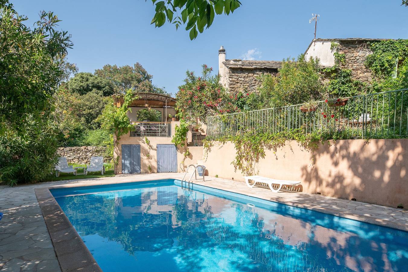 Ferienhaus 'L'olettese' mit Bergblick, Wlan und Klimaanlage in Oletta, Calvi und Umgebung