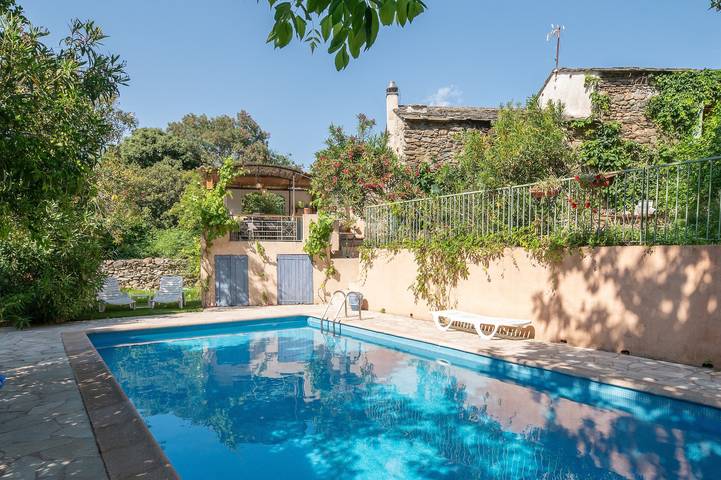 Ferienhaus für 2 Personen, mit Whirlpool und Balkon sowie Garten auf Korsika