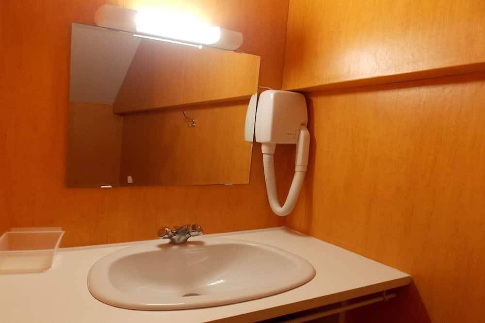 Location Classée 3*** de 4 pièces pour 6 personnes et piscine chauffée in Sallertaine, Vendée