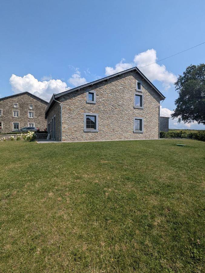 Location de vacances pour 10 personnes, avec jardin et vue dans Jehonville - 4