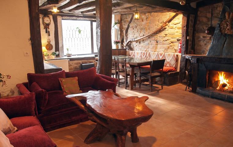 Vakantiehuis voor 12 personen, met Terras en Uitzicht op het meer in Burgos Provincie