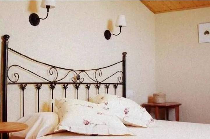 Gîte pour 4 personnes, avec jardin et piscine à Olvan - 2