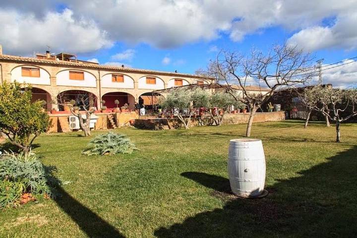 Alojamiento y desayuno para 2 personas, con vistas y jardín - 1