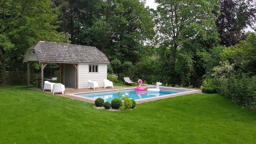 Location de vacances pour 4 personnes, avec Terrasse ainsi que Jardin et Piscine à Gembloux