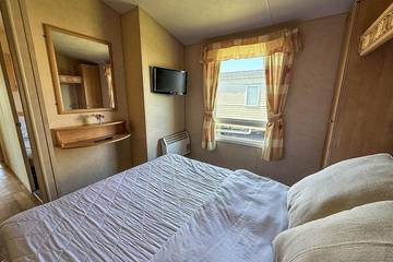 Static Caravan for 6 People in Walton on the Naze, Essex, Photo 2