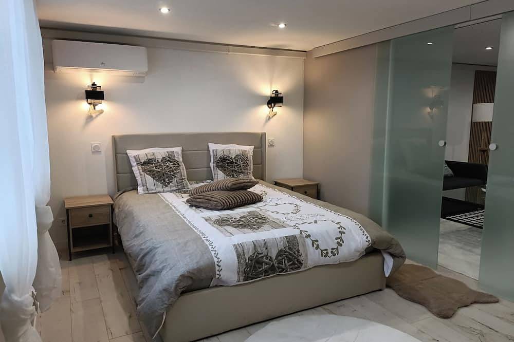 Ganze Wohnung, Large family apartment with Jacuzzi and Sauna in Münsterol die Burg, Territoire-de-Belfort