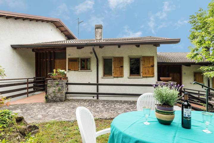 Gîte pour 4 personnes, avec vue sur le lac et balcon, adapté aux familles à San Zeno di Montagna - 4