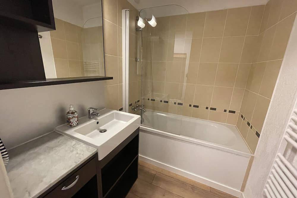 Appartement entier, Le Val D'Azur - 2 Pièces au centre de Valberg (Wifi, Piscine, Parking) in Péone, Région de Nice