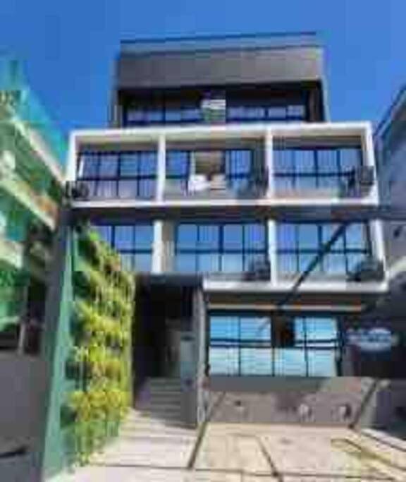 Casas e apartamentos de temporada para 3 pessoas, com piscina e vista e ainda terraço em Bessa