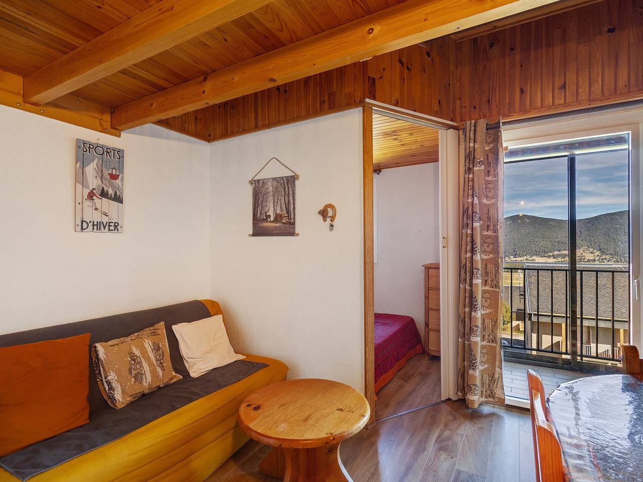 Appartement entier, Appartement 'Appartement Face Au Lac 6 Voyageurs' avec vue sur le lac et balcon in Les Angles, Parc naturel régional des Pyrénées catalanes