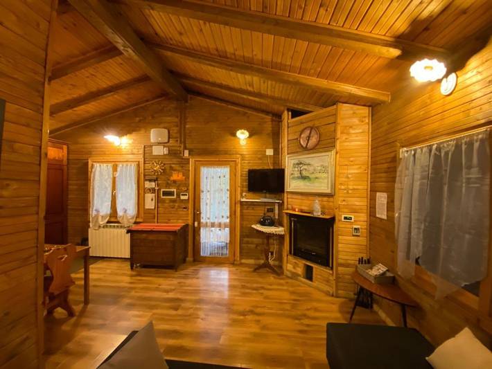Chalet per 4 persone, con panorama e giardino, adatto a famiglie con bambini in 