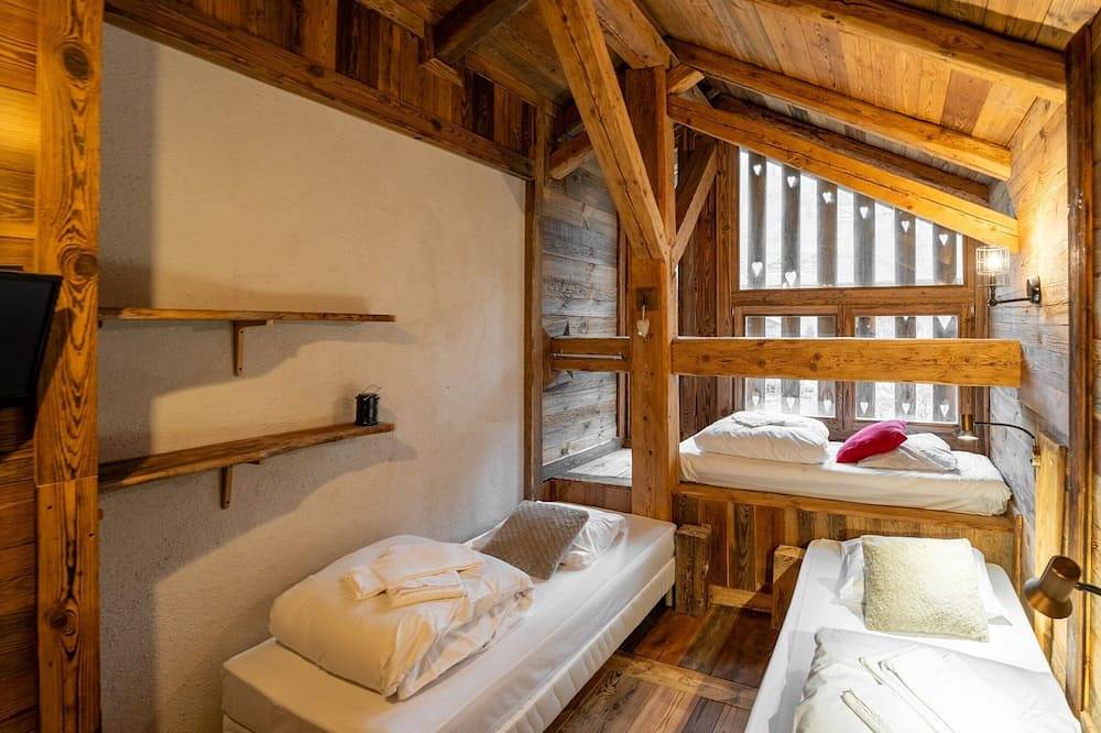 Ferme Champ'Alp , 30 personnes. Chalet Haut de Gamme Sauna et Bains nordiques. in Abondance, Les Portes du Soleil